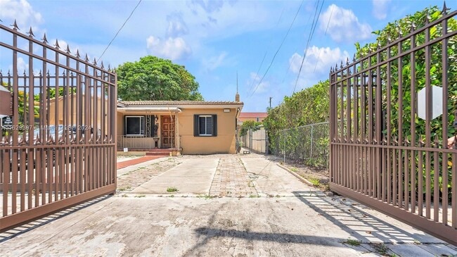 Building Photo - 3333 SW 1st St