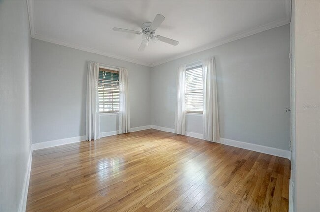 Building Photo - 1211 E Park Cir