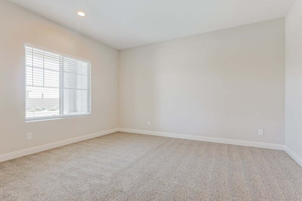 Building Photo - 10820 E Topaz Ave