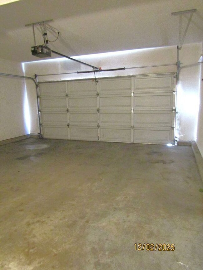 Building Photo - Beautiful 4 Bed 3 Bath Single Family Home in Santa Rosa- $3,250 per month!