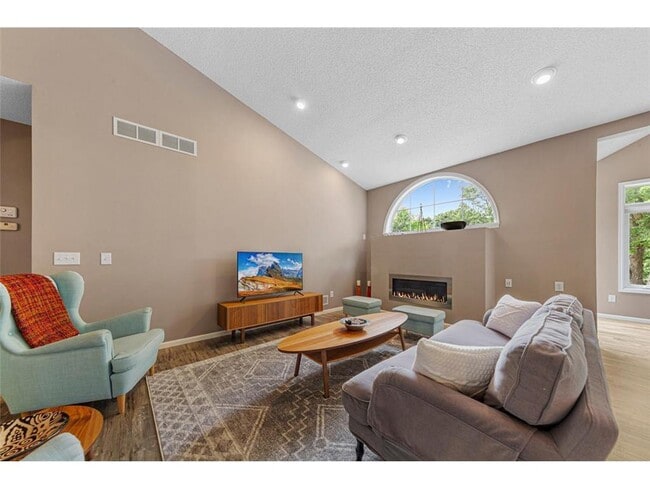 Building Photo - 1128 Shumway Ct