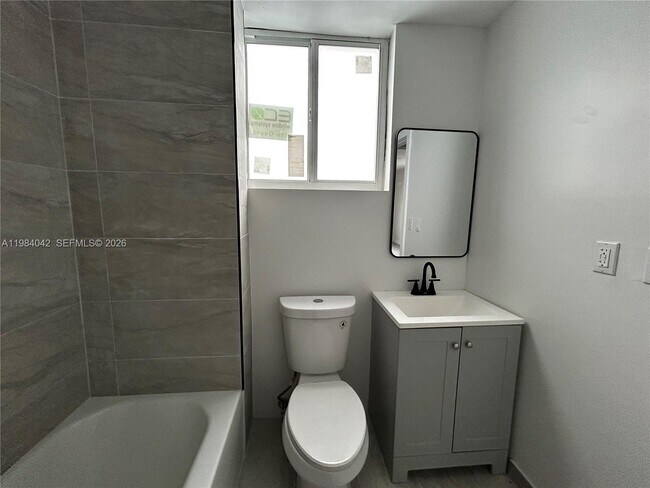 Building Photo - 4429 SW 21st St