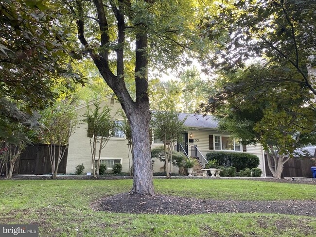Building Photo - 2107 Virginia Ave
