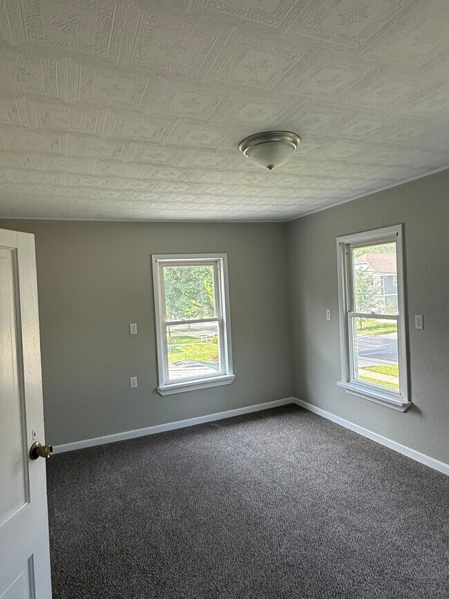 bedroom 3 - 529 S Gault St