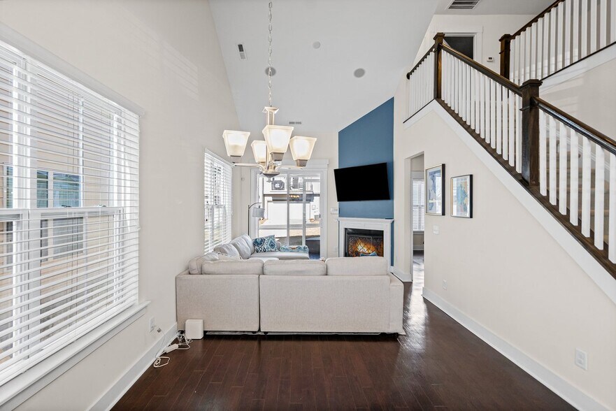 Building Photo - 1616 Pat Garrett St