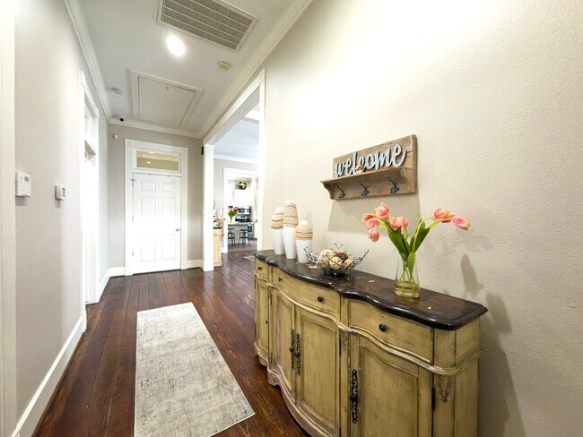 Building Photo - 1613 Summer St