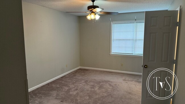 Building Photo - RATE DROP ALERT! (was $1800/month)