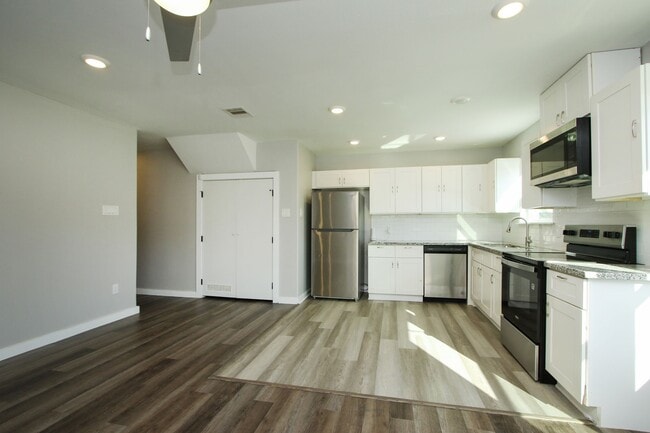 Building Photo - 5709 Breland St