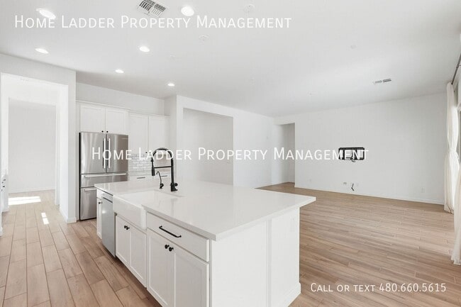 Building Photo - 4203 S Apollo