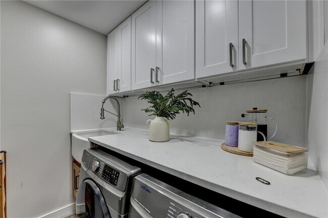 Building Photo - 4317 Holliday Rd