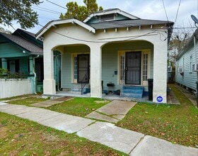 Building Photo - 3705/3707 Delachaise St