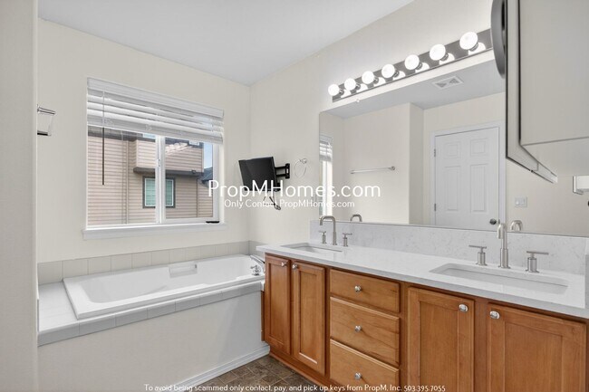 Building Photo - Gorgeous Updated Home in Witch Hazel!