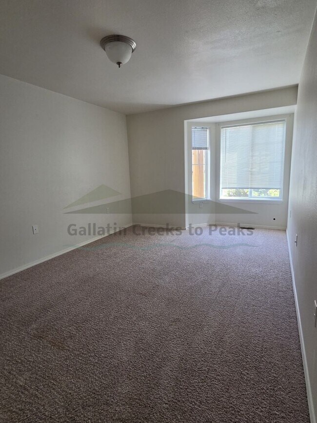 Building Photo - 1098 Longbow Ln