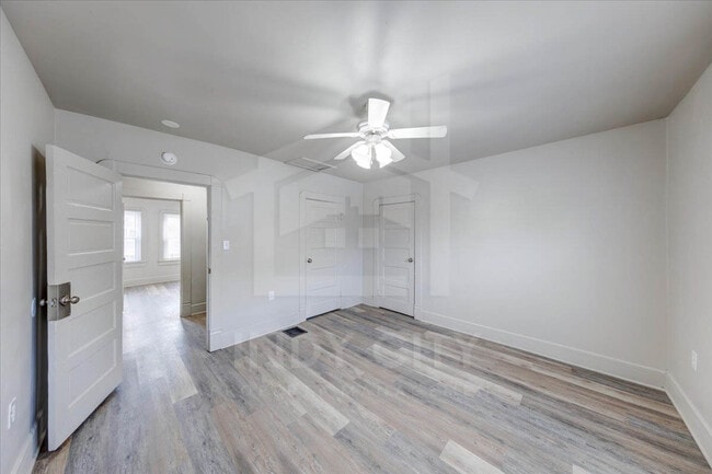 Building Photo - 960 Eastern Ave