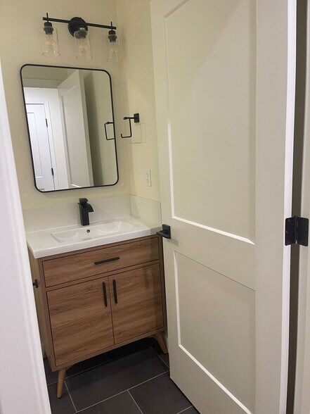 Building Photo - 2047 W Corvina Ave