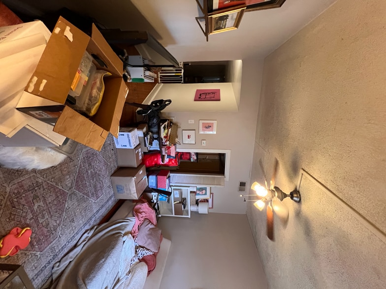 Building Photo - 3009 Ellwood Ave