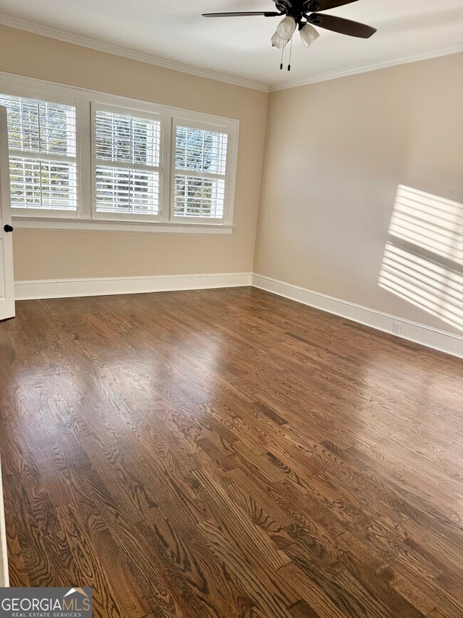 Building Photo - 494 Parkway Dr NE