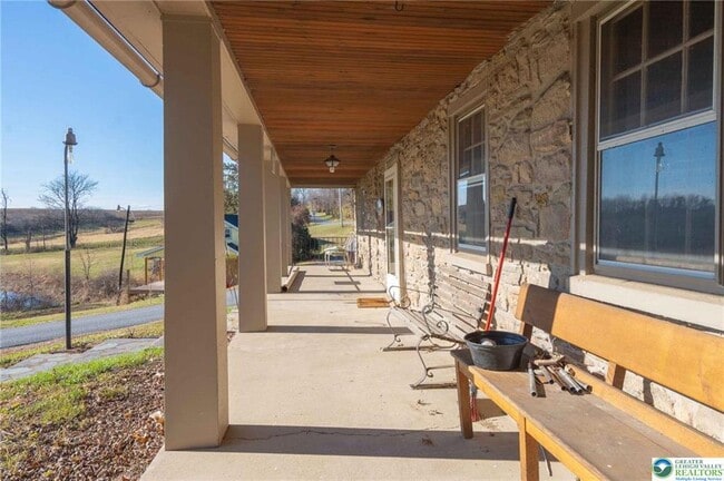 Building Photo - 621 Nursery Rd