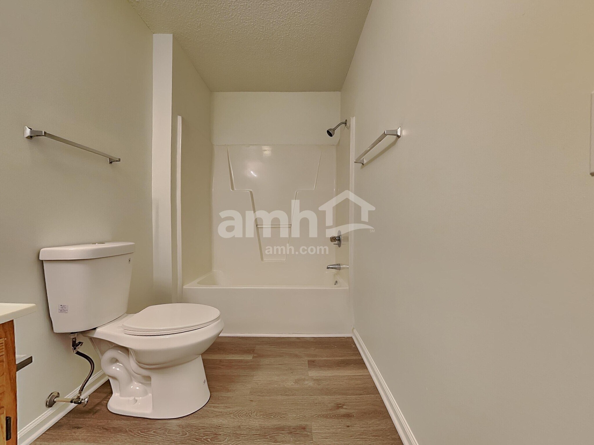 Building Photo - 1407 Hyalyn Ct