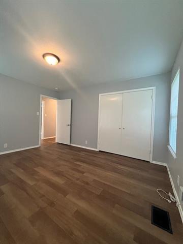 Building Photo - 327 S 4th St