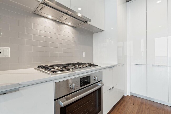 Building Photo - 44 East Ave