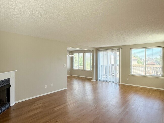 Building Photo - Conveniently Located Home in East Quincy H...