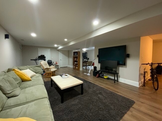 Building Photo - 35 Rindge Ave