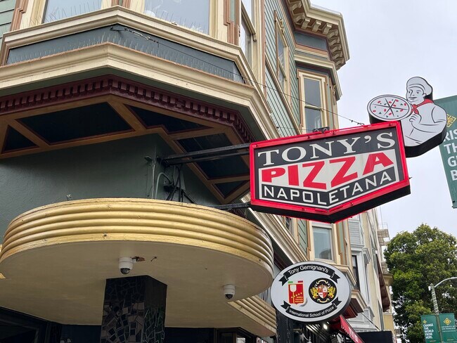 Building Photo - 445 Chestnut St