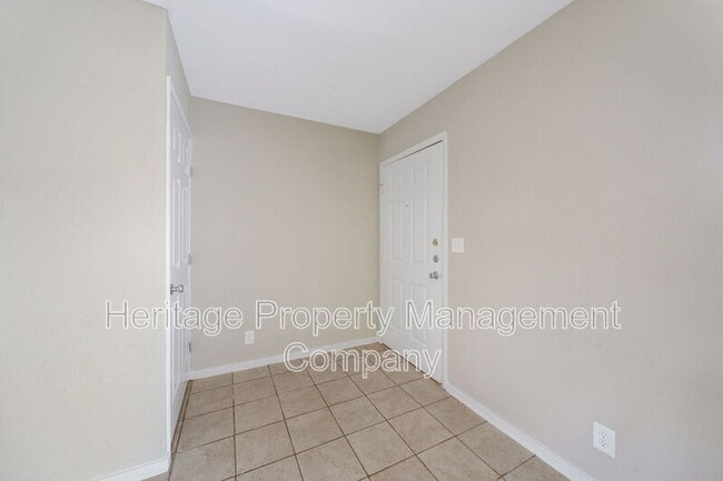 Building Photo - 306 E Cheryl Dr