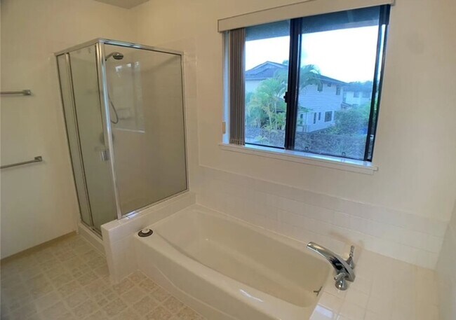 Building Photo - Mililani Mauka  - 3 bedroom, 2.5 bathroom,...