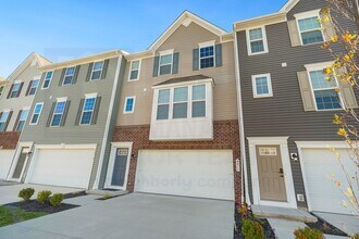 Building Photo - Stunning 3 Bed 2.5 Bath Townhome COMING SOON
