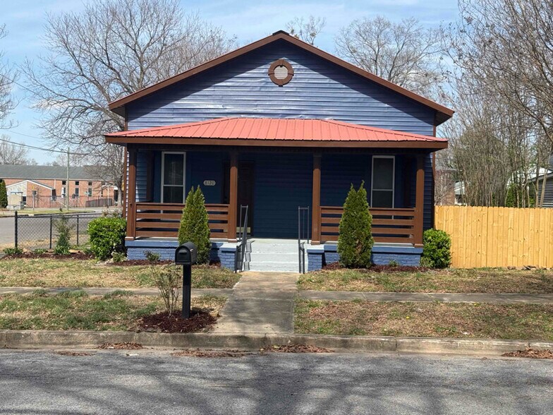 Primary Photo - 8120 3rd Ave