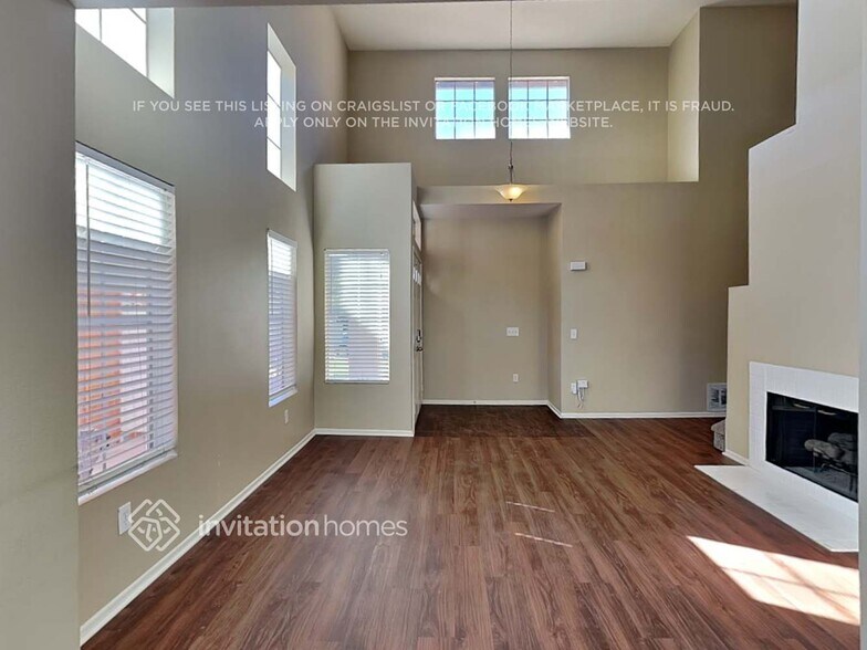 Building Photo - 8049 Streamside Ct