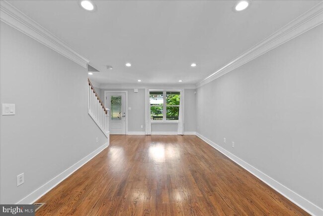 Building Photo - 1273 Oates St NE
