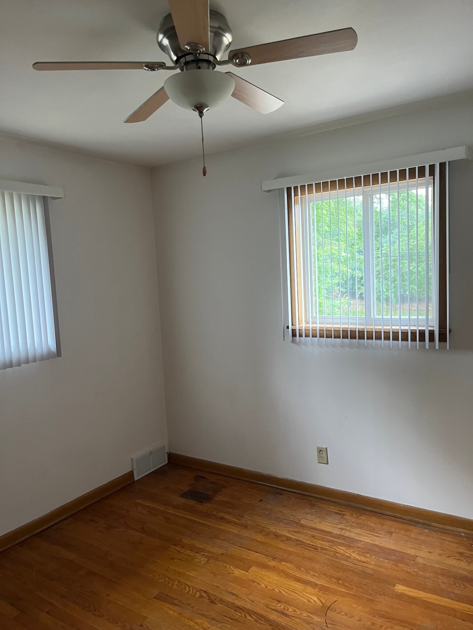 Building Photo - 426 Rushmore Ln