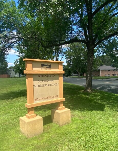 Park signage - 609 Market St S