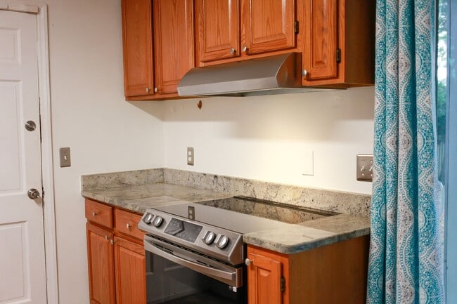 Building Photo - Elizabeth Lake Estates