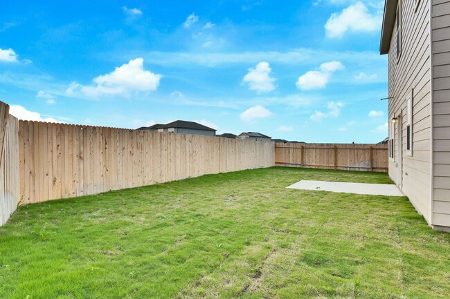 Building Photo - 1008 Gray Fox Lp