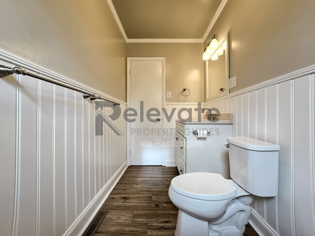 Building Photo - 3206 Belmont Ave