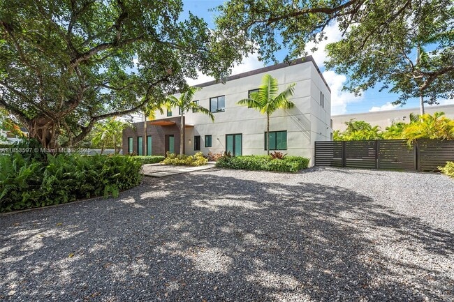 Primary Photo - 5500 SW 67th Ave
