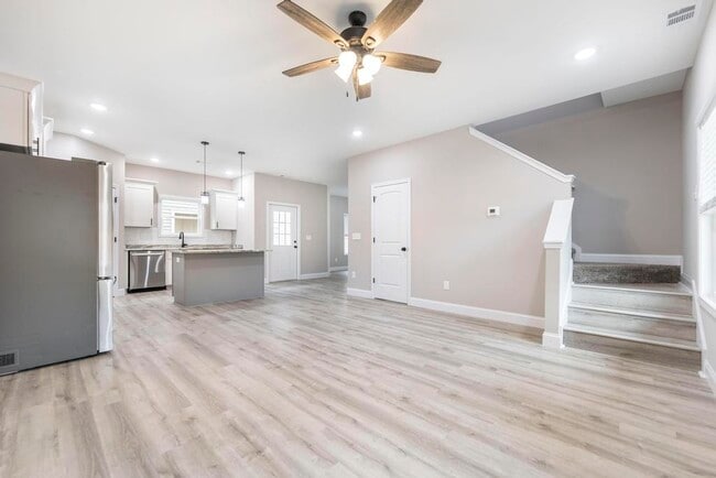 Building Photo - 316 Beau Claire Cir