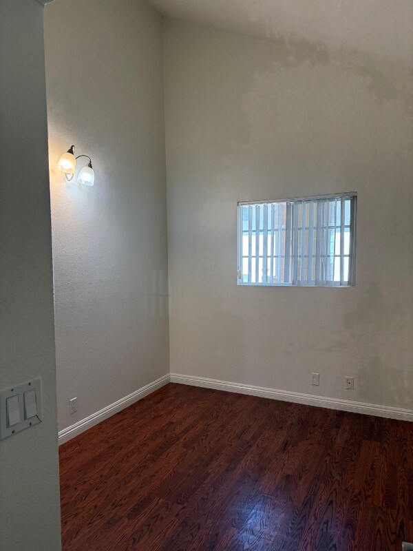 Building Photo - 1316 N Columbus Ave