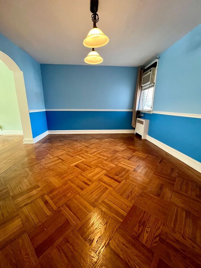 Building Photo - 3333 Chippendale St