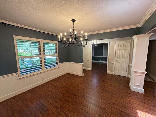 Building Photo - Gorgeous 3/3/2 Home on Spacious Corner Lot...