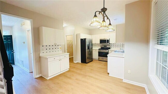 Building Photo - 2321 Clipper Ln