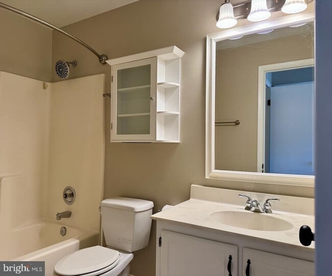 Building Photo - 3885 Steppes Ct