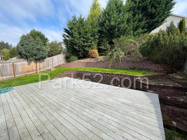 Building Photo - DuPont 4 Bedroom Single Family