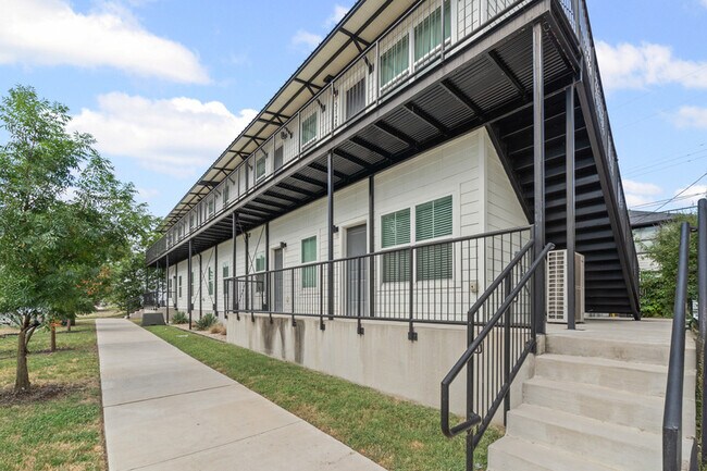 Primary Photo - 3128 Lubbock Ave
