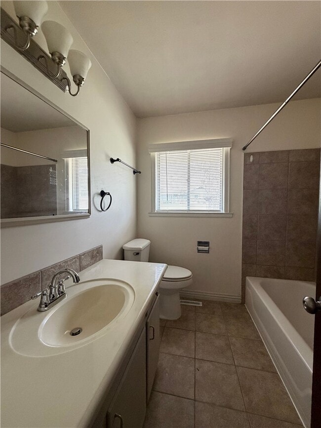 Building Photo - 9108 Bluff Dr