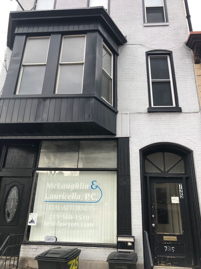 Building Photo - 725 Washington St